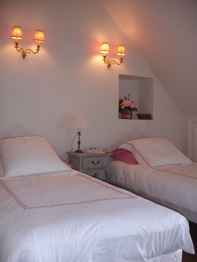Manoir De La Villeneuve ล็องบาล ภายนอก รูปภาพ